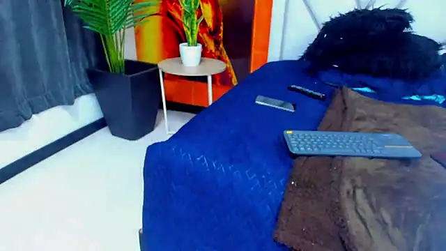 Snapshot of owen-stone chatting on February 21, 2026, 12:01 am owen-stone online show from February 21, 2026, 12:01 am