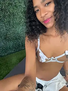 SweetCheeksXXX online show from June 19, 2026, 9:31 pm