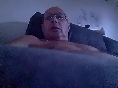 Vince072 online show from July 11, 2026, 4:13 am