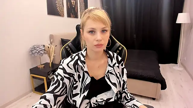 LindaSandy 1 online show from November 21, 2025, 10:14 am