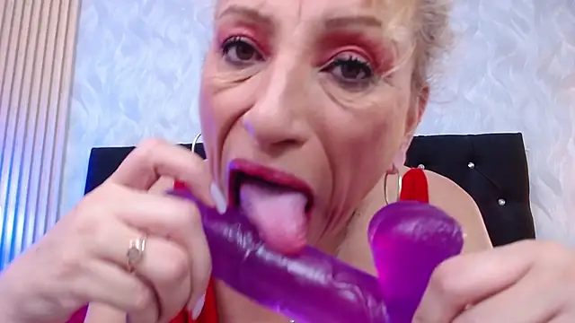 xandrinakarzon online show from March 28, 2026, 7:59 pm