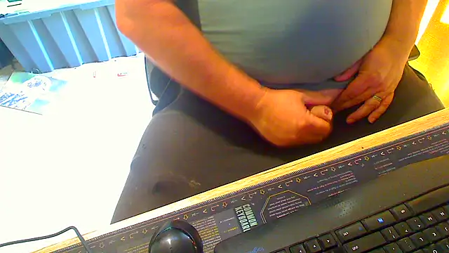 Snapshot of latexsub75 chatting on February 27, 2026, 4:23 am latexsub75 online show from February 27, 2026, 4:23 am