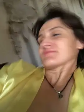 Snapshot of NikaSwan2831 chatting on October 12, 2025, 6:37 am NikaSwan2831 online show from October 12, 2025, 6:37 am