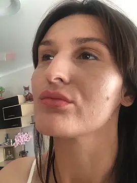 Snapshot of NikaSwan2831 chatting on September 18, 2025, 9:12 am NikaSwan2831 online show from September 18, 2025, 9:12 am