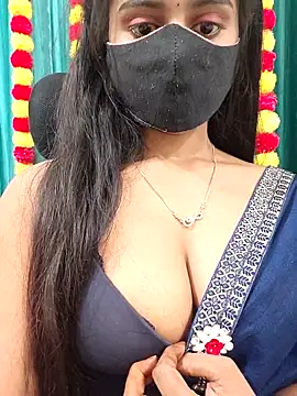 Aanya hotty online show from November 12, 2025, 2:21 pm