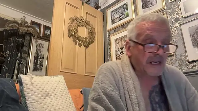 poggles online show from October 19, 2025, 8:33 pm