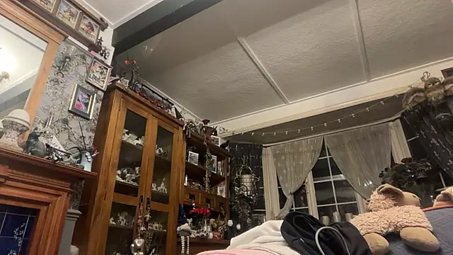 poggles online show from March 24, 2026, 8:42 pm