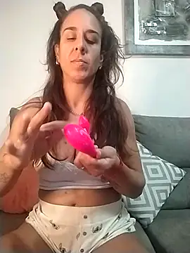 agustinalatina online show from September 24, 2025, 7:42 pm