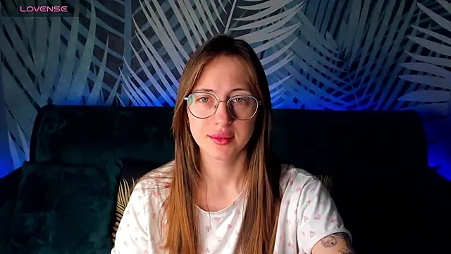 ChristyCrayme online show from December 3, 2025, 10:42 pm