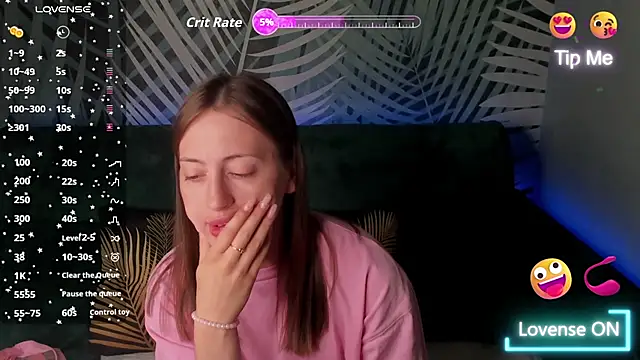 ChristyCrayme online show from June 19, 2026, 10:04 pm