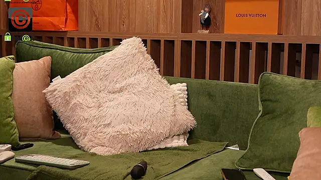 LunaBex online show from March 13, 2026, 7:19 pm