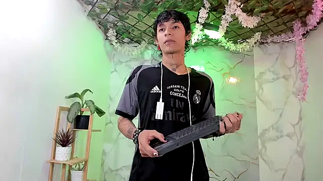 Bastian boyshot77 online show from April 14, 2026, 7:08 pm