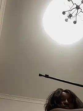 Snapshot of Lil-shawrie chatting on February 13, 2026, 11:10 am Lil-shawrie online show from February 13, 2026, 11:10 am