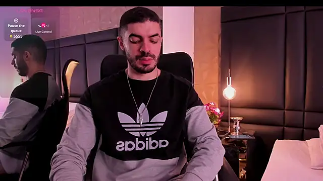 AxelThompson  online show from September 10, 2025, 11:31 am