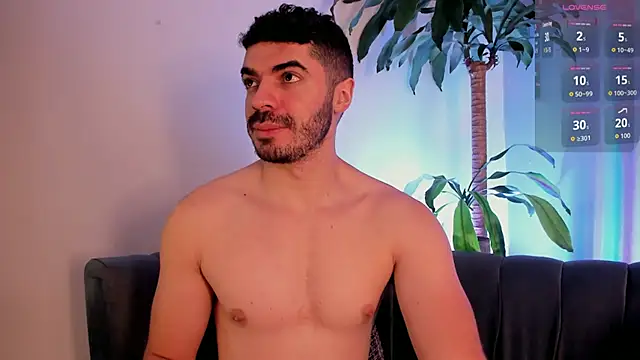 AxelThompson  online show from December 21, 2025, 11:56 am