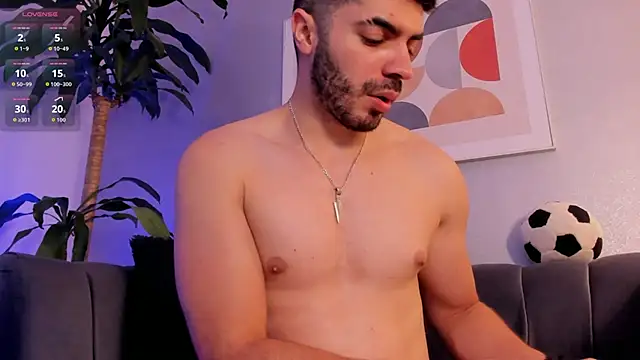 AxelThompson  online show from December 5, 2025, 11:20 am