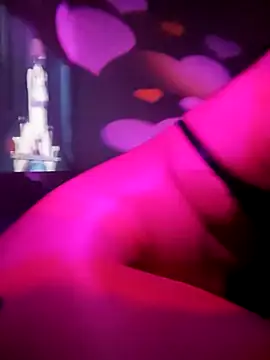 Snapshot of YourDevilGirl_ chatting on December 14, 2025, 10:21 am YourDevilGirl online show from December 14, 2025, 10:21 am