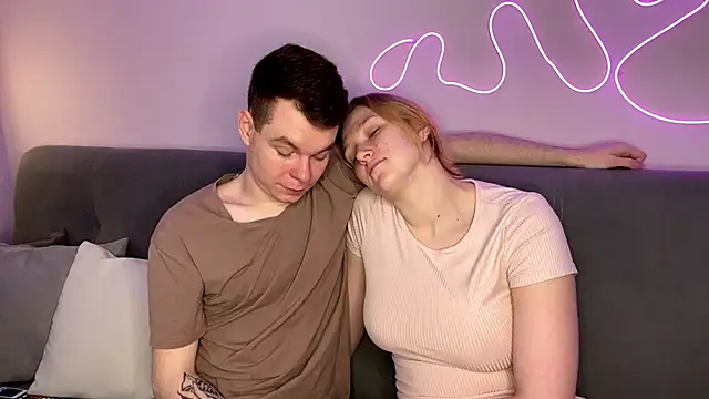 julielourens online show from November 21, 2025, 8:13 am