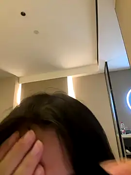 chenyu0308 online show from October 25, 2025, 4:44 am