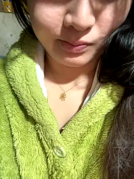 chenyu0308 online show from November 5, 2025, 11:13 am