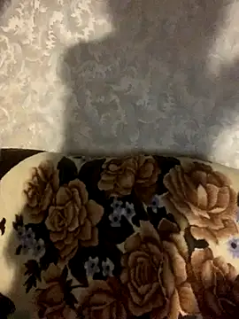 hotsteacher online show from December 3, 2025, 1:39 am