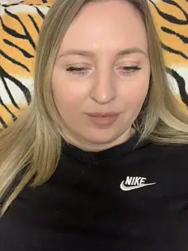 hotsteacher online show from March 31, 2026, 12:12 am