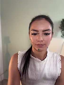 im-isabella online show from June 2, 2026, 7:36 pm