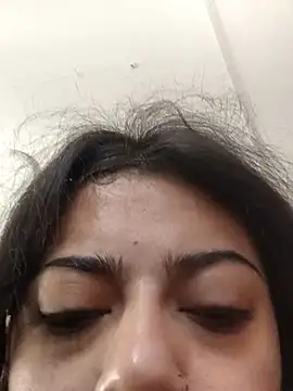 viollettaa  online show from April 12, 2026, 1:36 pm