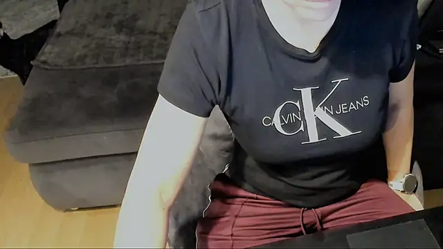 Horny mommy online show from March 20, 2026, 7:04 pm