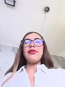 sara calderon online show from October 25, 2025, 1:23 pm