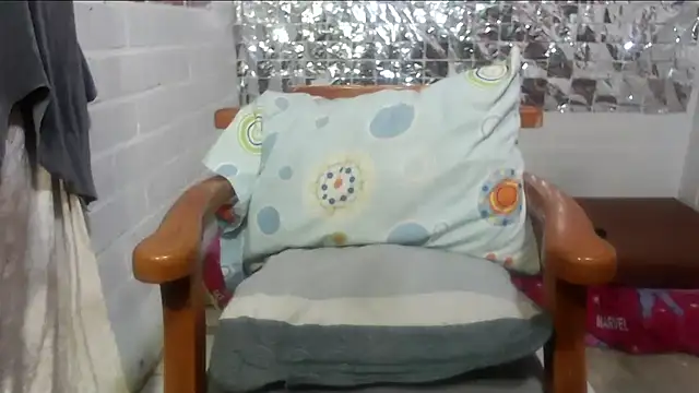 rose-crystal online show from November 22, 2025, 11:36 pm