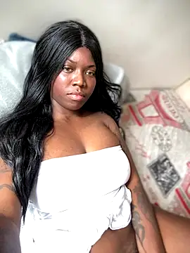 Alexia 24 online show from November 20, 2025, 5:57 pm