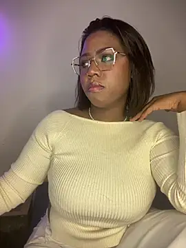 Alexia 24 online show from June 20, 2026, 1:10 am