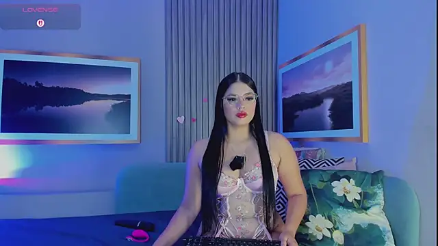 Snapshot of Hailey-Fox chatting on March 18, 2026, 11:37 pm Hailey-Fox online show from March 18, 2026, 11:37 pm