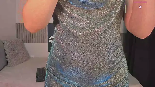 Snapshot of Hailey-Fox chatting on February 12, 2026, 1:33 pm Hailey-Fox online show from February 12, 2026, 1:33 pm