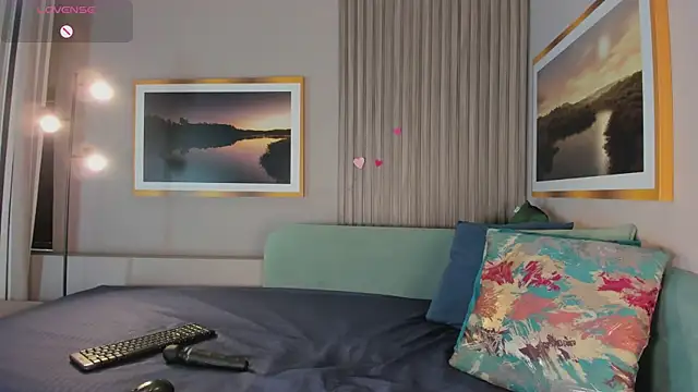 Snapshot of Hailey-Fox chatting on February 7, 2026, 1:41 pm Hailey-Fox online show from February 7, 2026, 1:41 pm