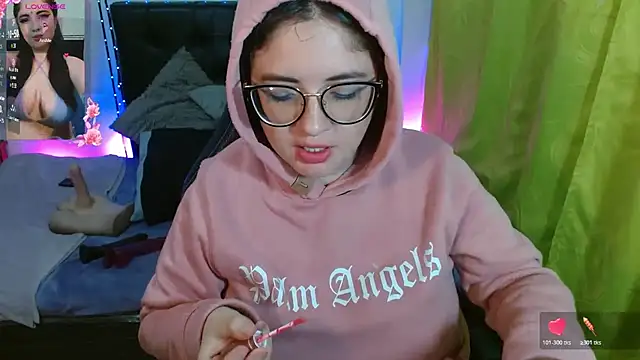 KrystalAdams online show from November 5, 2025, 1:03 pm