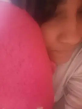 Snapshot of srtsara chatting on March 31, 2026, 11:12 am srtsara online show from March 31, 2026, 11:12 am