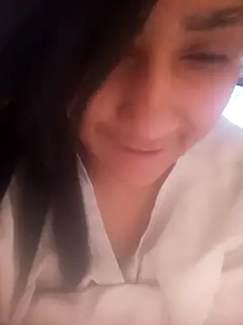 Snapshot of srtsara chatting on November 5, 2025, 1:25 pm srtsara online show from November 5, 2025, 1:25 pm