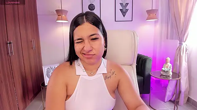 DANDARA THOM online show from November 1, 2025, 7:08 pm