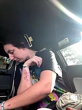 sweetsirenn online show from September 30, 2025, 1:06 pm