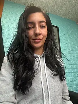 SALOME KORLAND online show from November 28, 2025, 1:44 pm