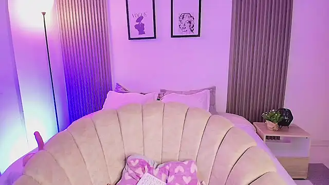 ashlycarteer online show from February 14, 2026, 2:01 am