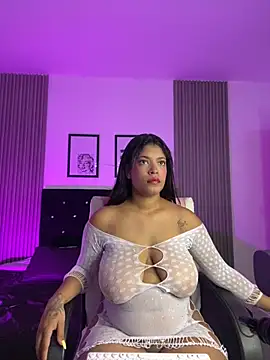 ashlycarteer online show from November 12, 2025, 7:07 pm