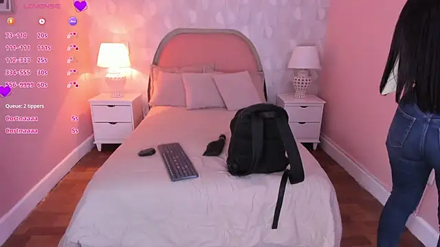 isabella milf  online show from April 14, 2026, 8:14 pm