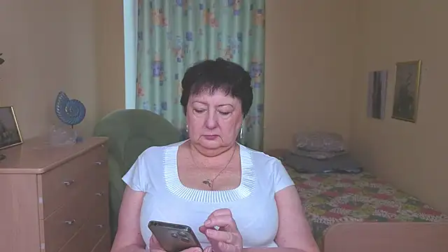 Margo Moll online show from January 10, 2026, 8:53 am