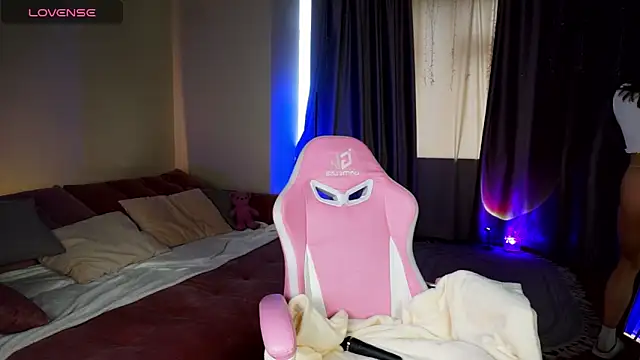 SPICY KIM online show from October 13, 2025, 4:47 am