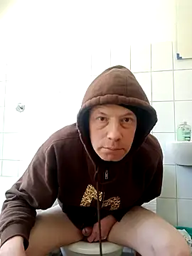 Snapshot of skateboy78 chatting on April 26, 2026, 7:49 am skateboy78 online show from April 26, 2026, 7:49 am
