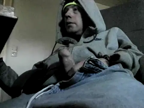 skateboy78 online show from January 19, 2025, 2:49 pm