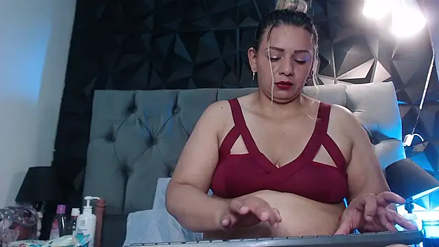 kathaleyagrayy online show from July 6, 2026, 12:34 pm